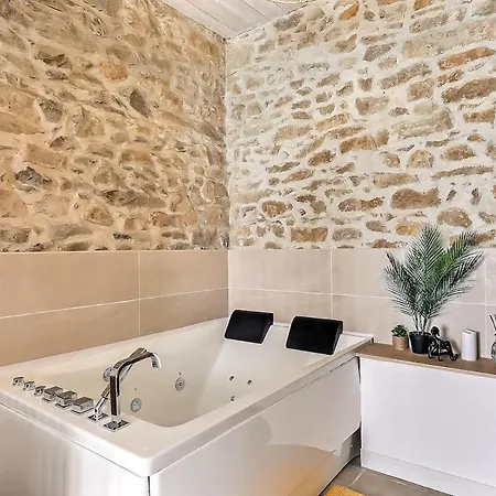 Jacuzzi De Charme Pour 2 * Ним